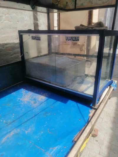 fruit and Gool galgapy display counter