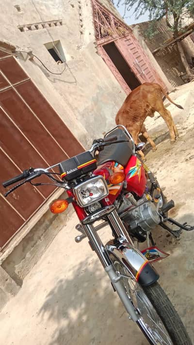 very good condition  urgent sale applied for Contact. 03277651326