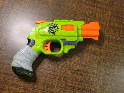 Nerf Zombie Strike