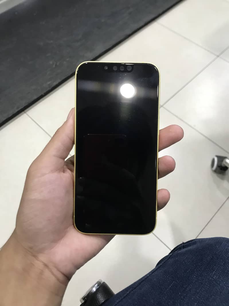 Apple iPhone 14 3