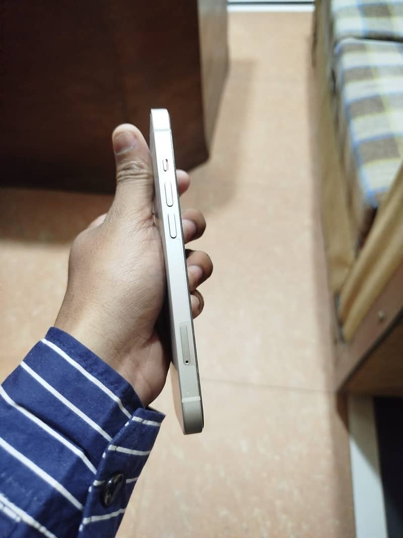 Apple iPhone 13 FU 3