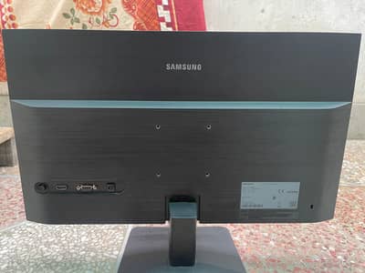 Samsung brand computer screen available