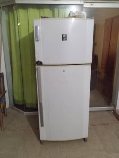 DAWLANCE LARGE SIZE FRIDGE