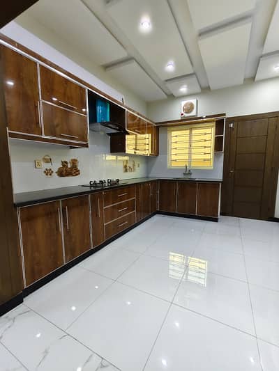 7 mrla brand new upper portion with gas for rent in Usman block