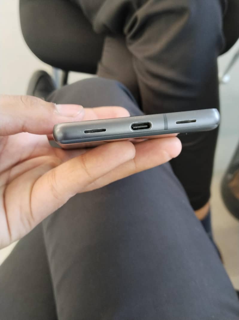 Google Pixel 7a 2