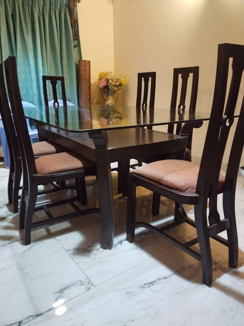 Dining table set 0