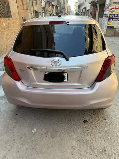 Toyota Vitz 2015