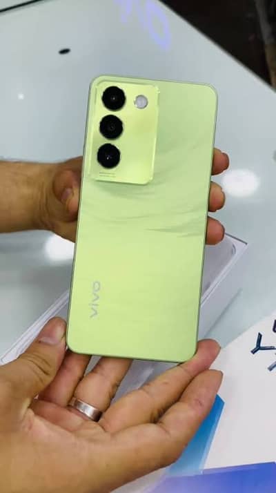 Vivo Y100