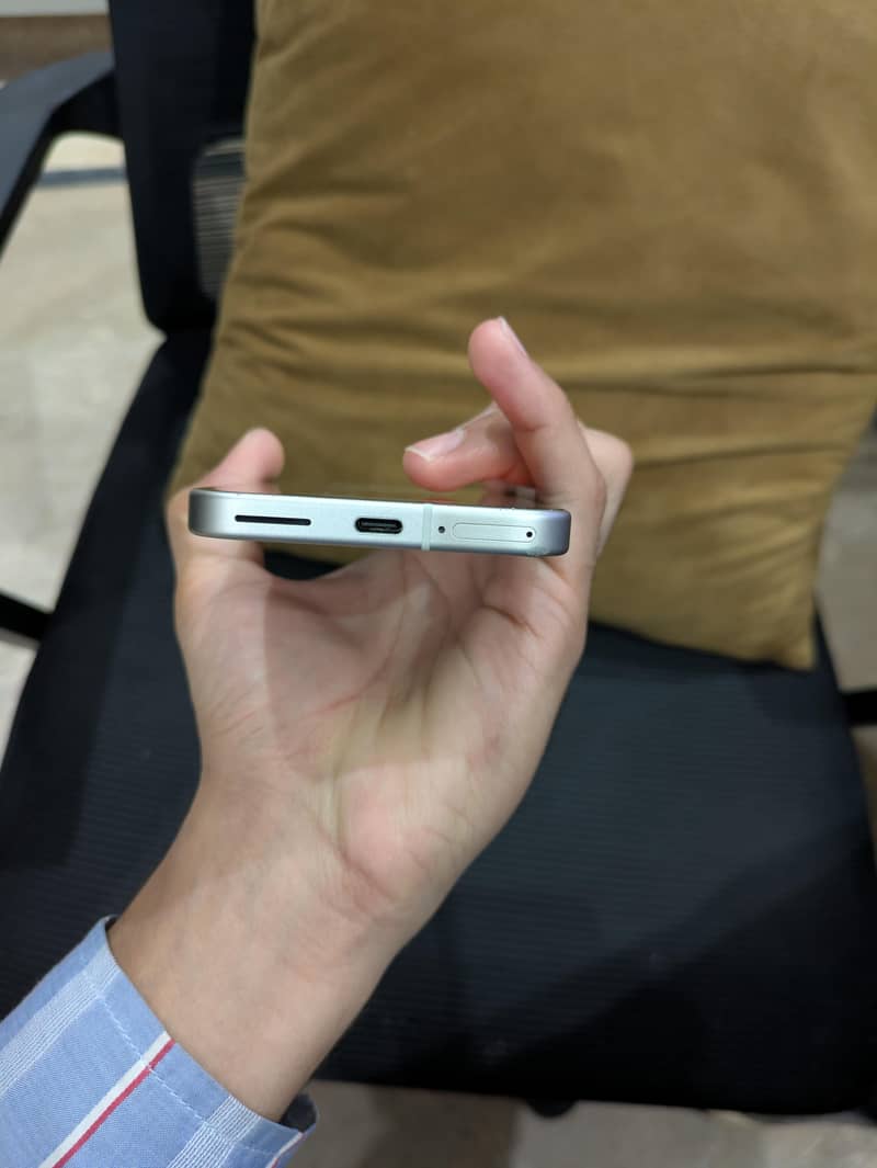 Google Pixel 9 5
