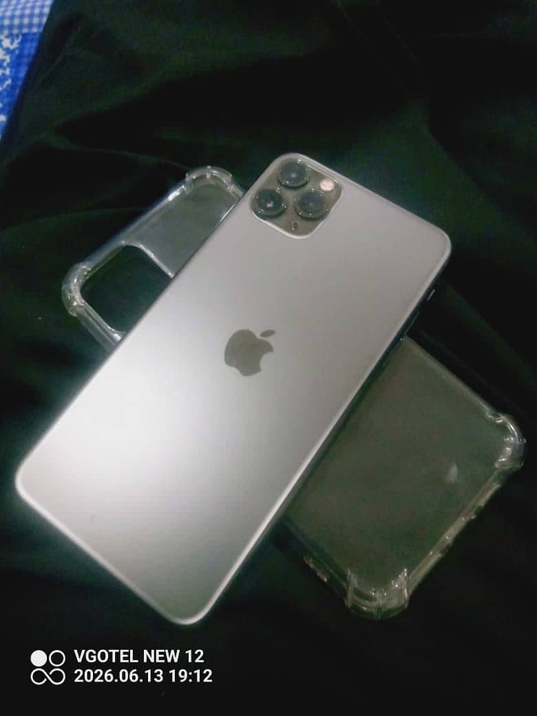 iPhone 11 pro max (read caption) 3