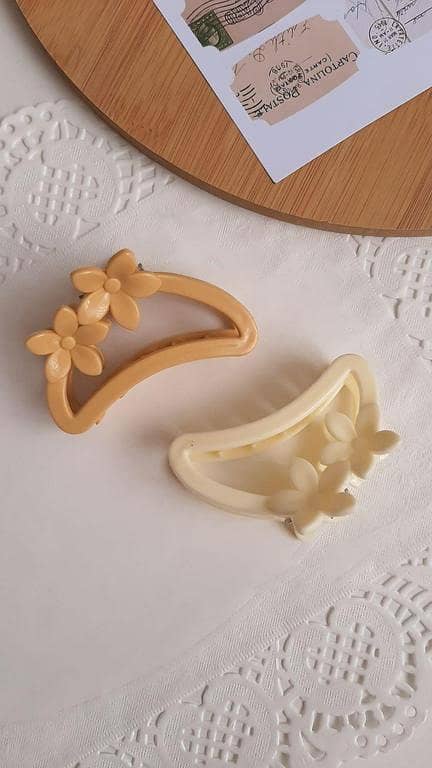 Hair Clips for Girl | Catcher Claw Clips – Large Floral Aesthetic Korean Style, Strong Hold