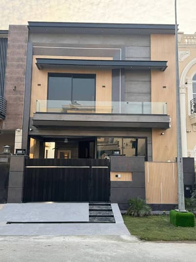 5 Marla Modern House Available For Sale In Paragon City