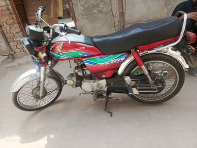 CD 70 ful ok bike he bio available he 03092161057