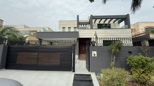 Fully Basement Double Unit 1 Kanal Bungalow On 60 Feet Road For Sale At Prime Location Of DHA Lahore Near To Park, Masjid And Commercial Market.