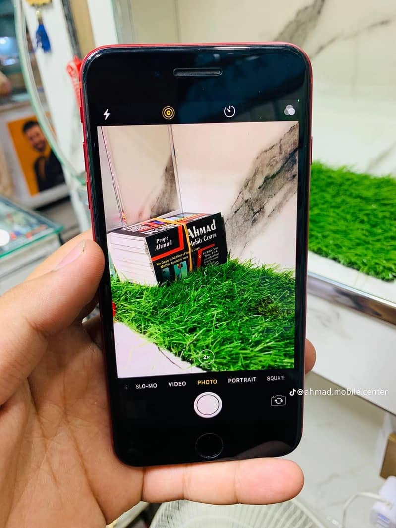 Apple iPhone 8 Plus 2