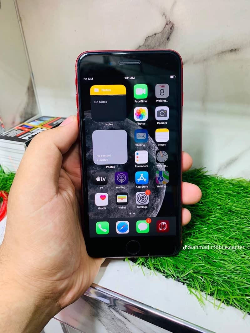 Apple iPhone 8 Plus 3