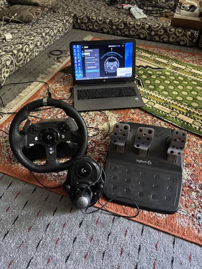 Logitech G920 with shifter racing wheel for xbox and pc