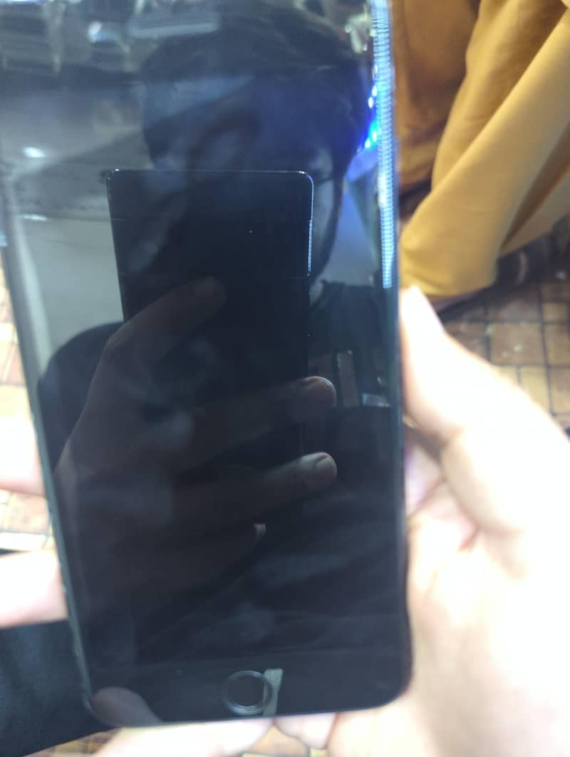 Apple iPhone 7 Plus 1