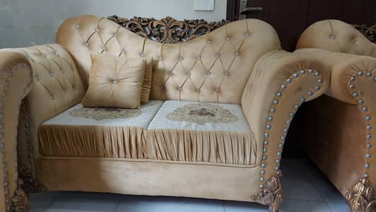 Sofa set (6 seater) with center table