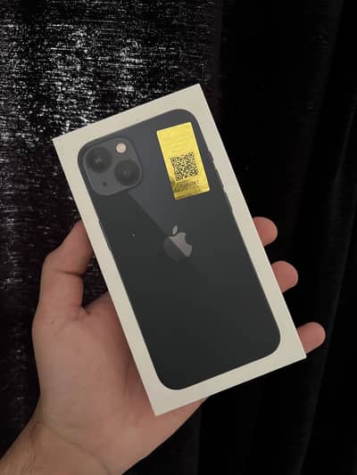 Apple iPhone 13