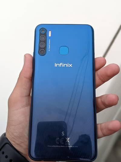 Infinix S5   . . 4 ram.  64. . . 5000m.  battery.  full okay double sim