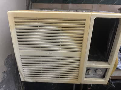 Kelvinator 0.75 Ton Window AC (9000 BTU) – Working Condition