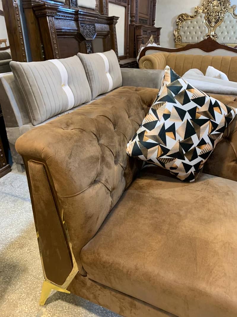 Sofa set available 4