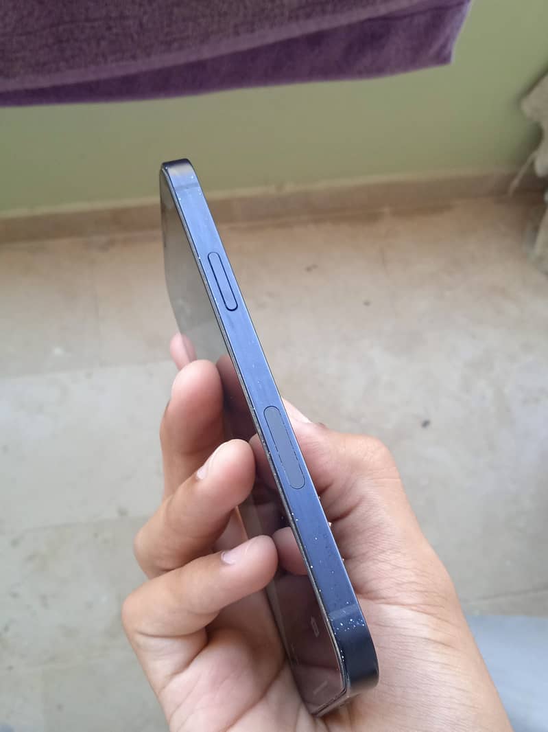 Apple iPhone 12 2