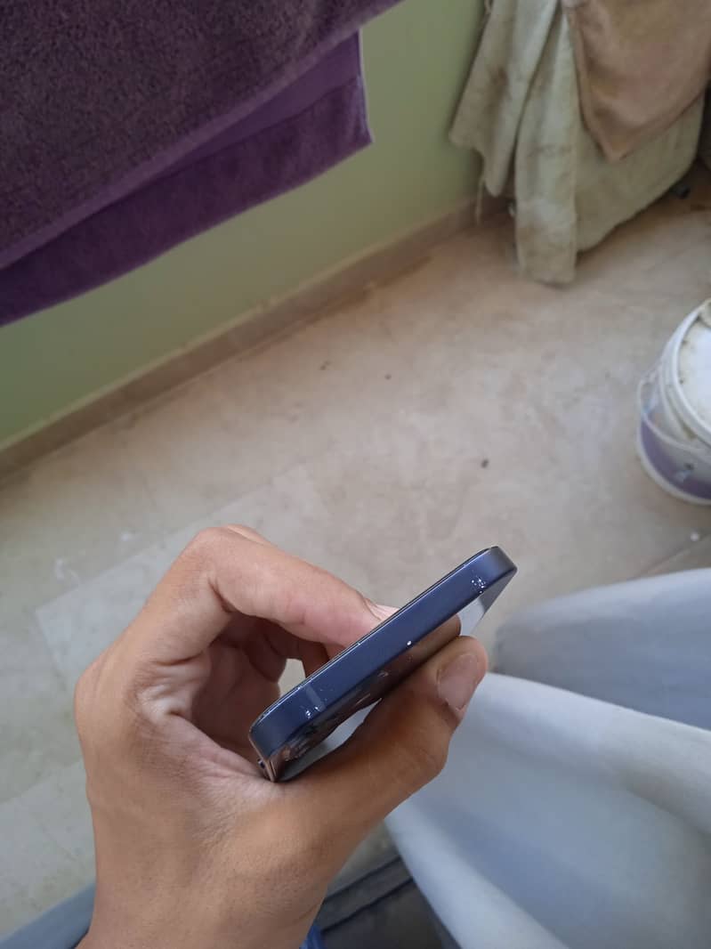Apple iPhone 12 3