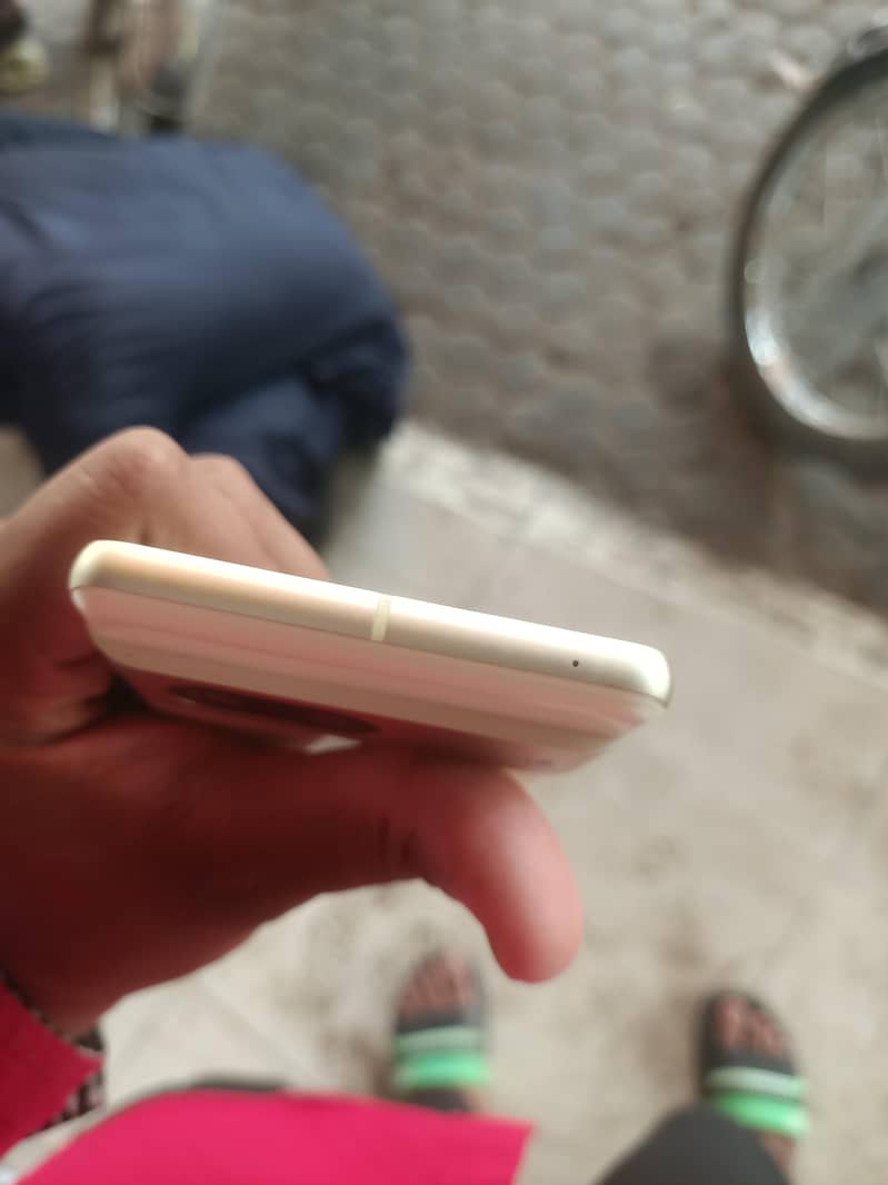 Google Pixel 7 4