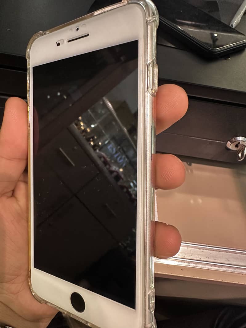 Apple iPhone 7 Plus 1