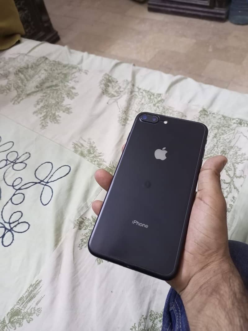 Apple iPhone 7 Plus 4