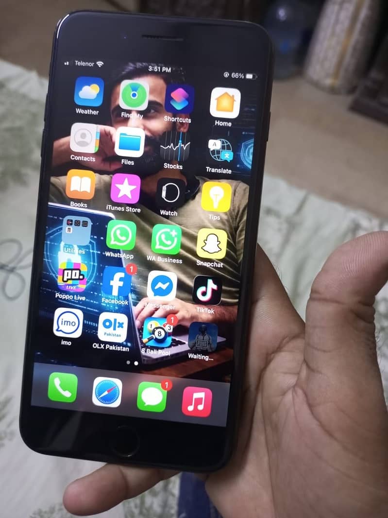 Apple iPhone 7 Plus 5