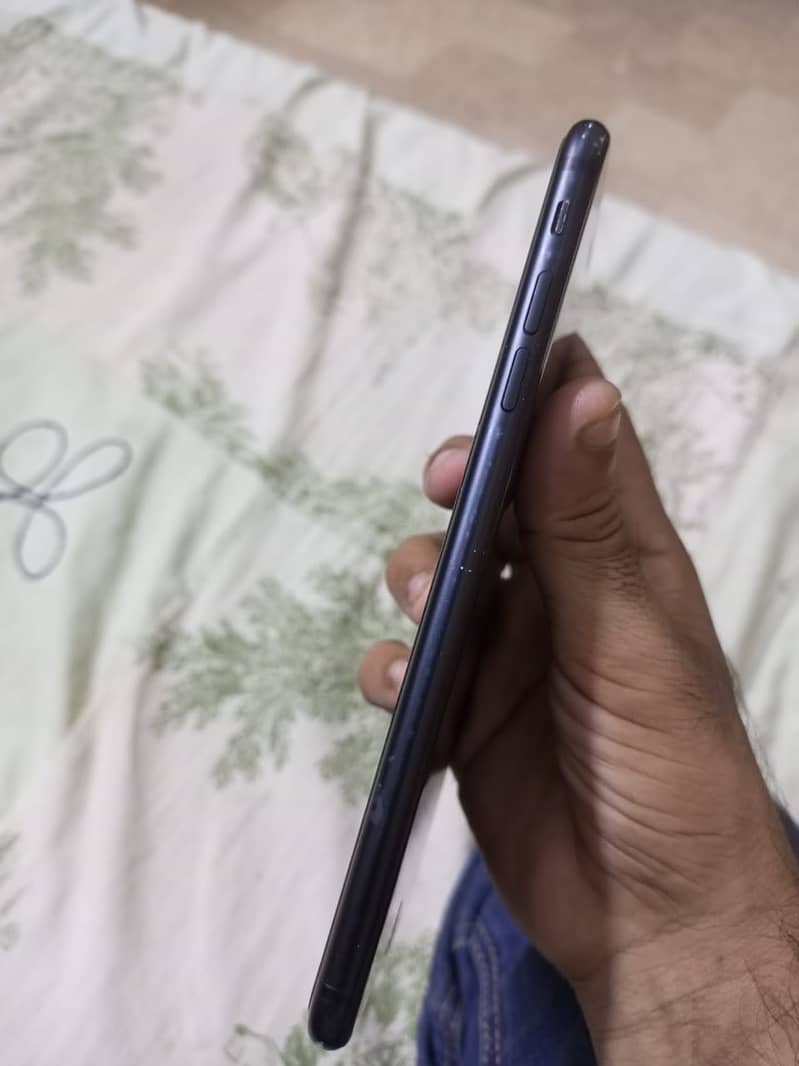 Apple iPhone 7 Plus 9
