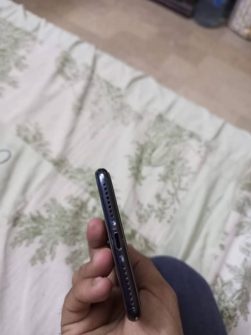 Apple iPhone 7 Plus 10