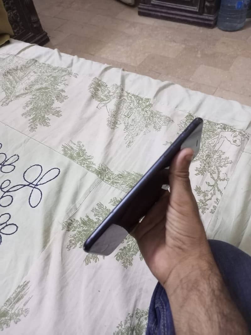 Apple iPhone 7 Plus 13