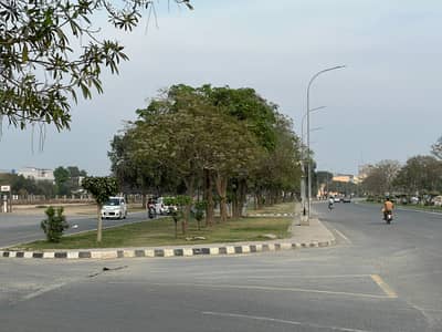 1 Kanal Facing Park Plot For Sale In Lake City Sector M-3A