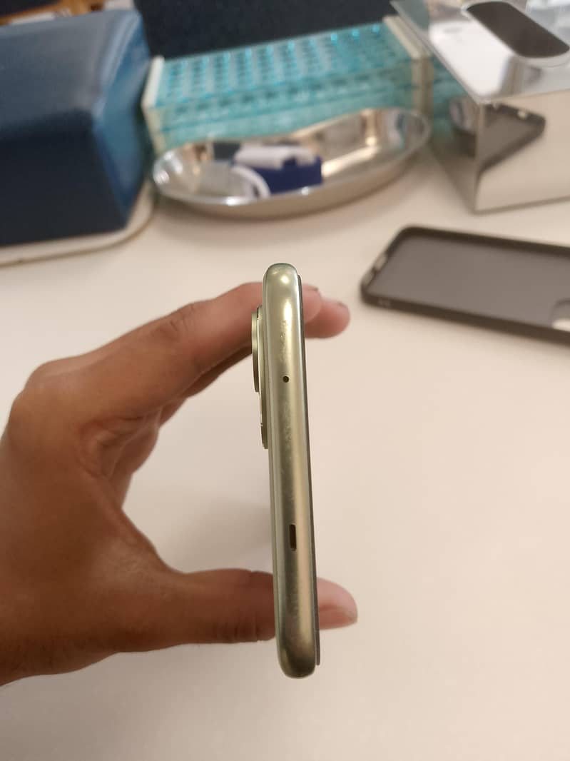Techno 40 pro plus edge 4