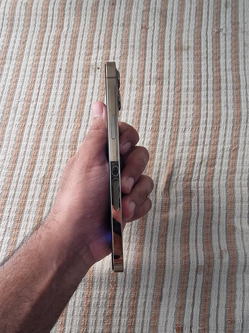Iphone 12 pro max 2