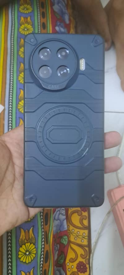 Tecno spark 20 pro plus (edge]