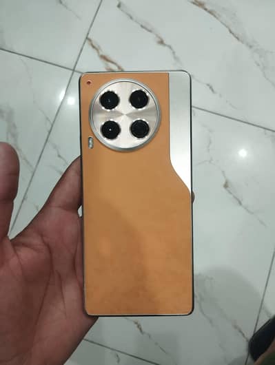 Tecno CAMON 30