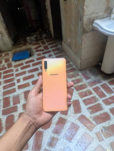 Samsung Mobile A70