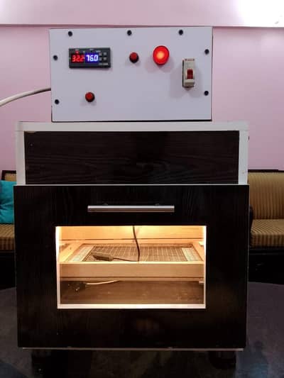 Semi automatic incubator