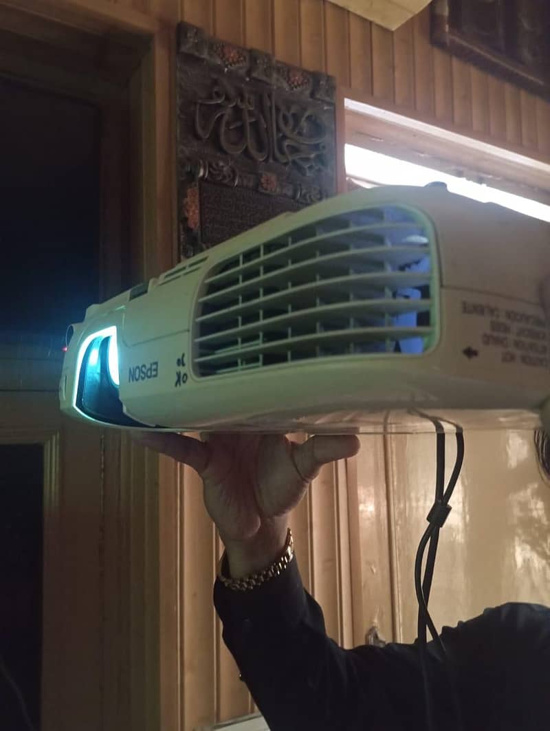 LCD PROJECTOR MODEL:H375B 10