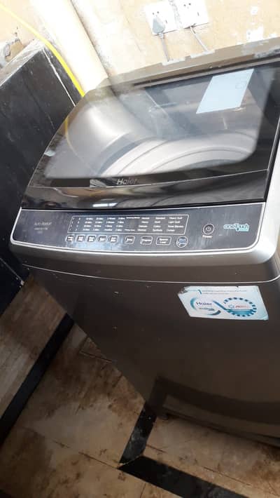 Hailer HWM 150-1708 15 kg washing machine in good condition.