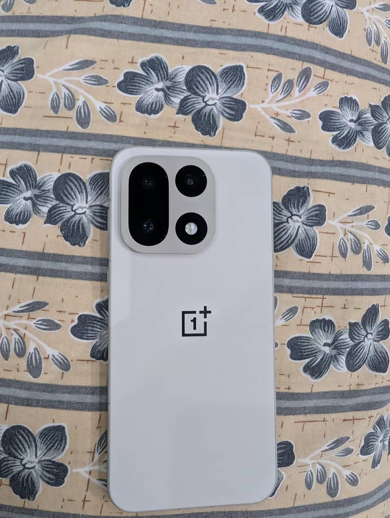 OnePlus 15 2