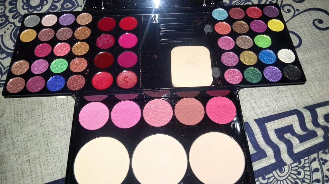 makeup kit 2