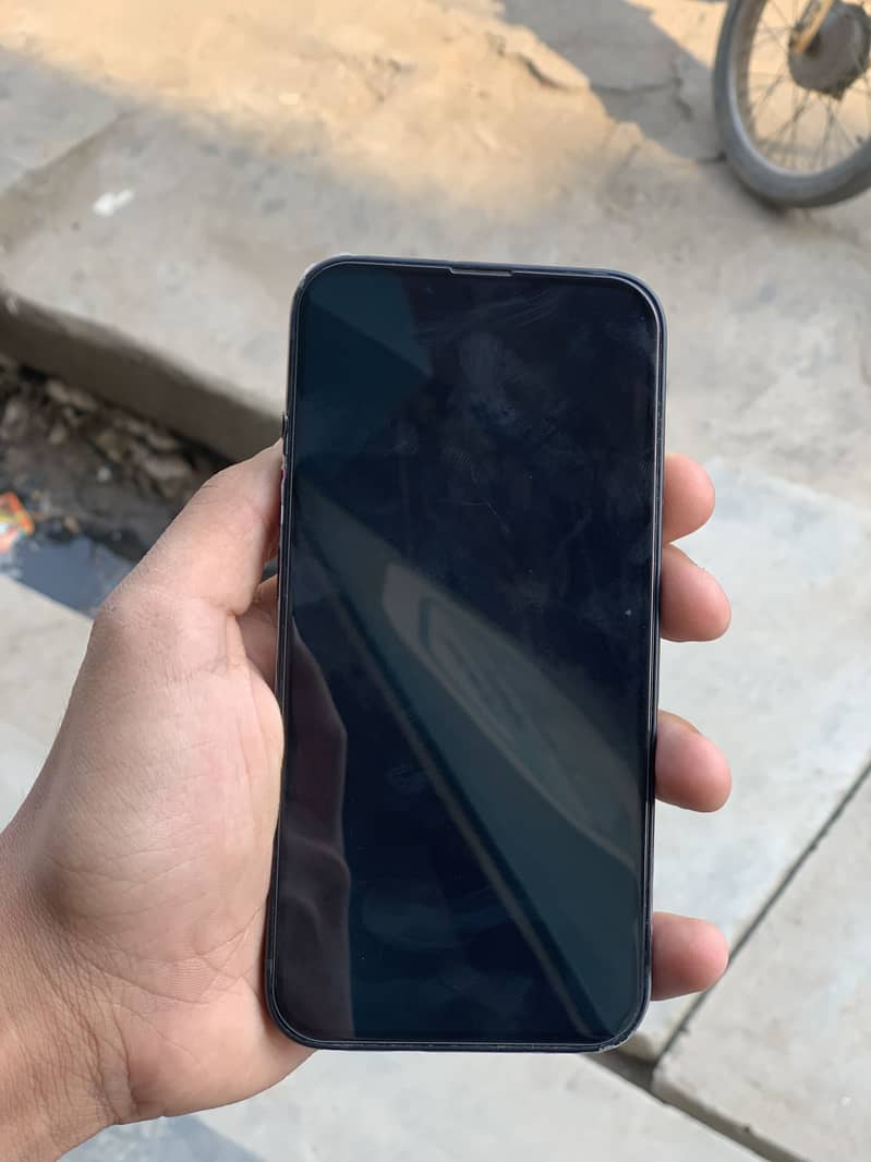 Apple iPhone 13 1