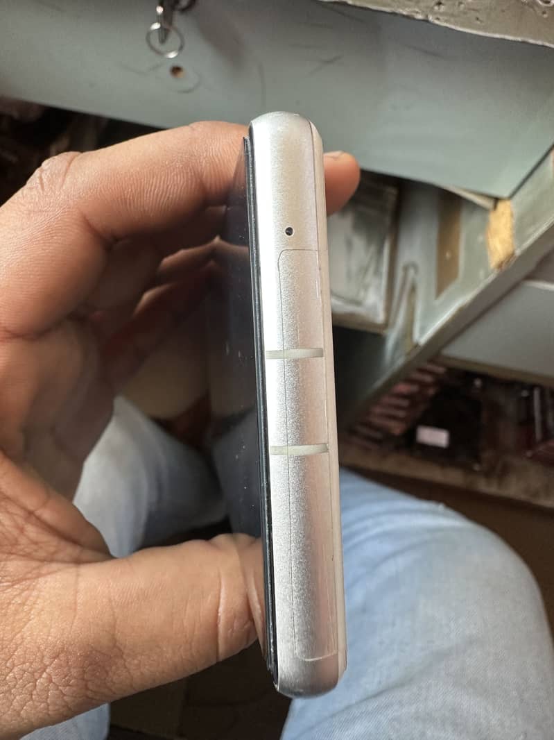 Google Pixel 7a 3