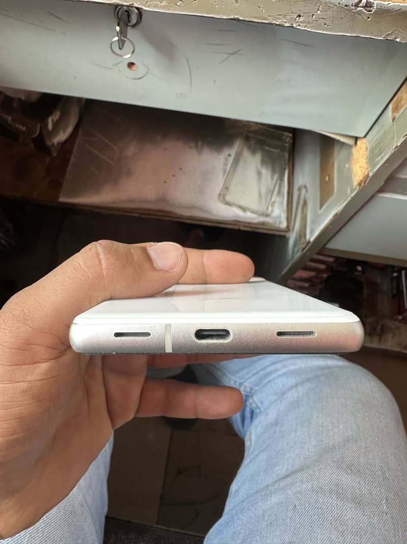 Google Pixel 7a 5